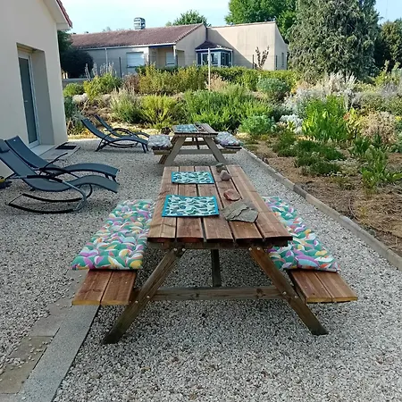 Domaine De Marodi Jasmin アパート *